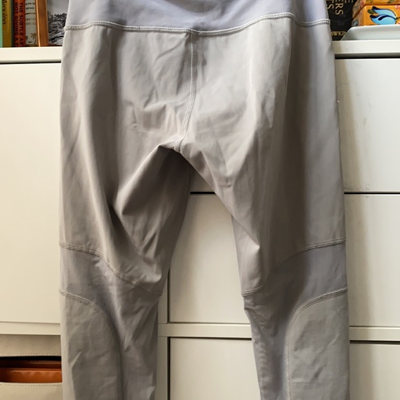 Lululemon Mesh Legging - Picture 3 of 4
